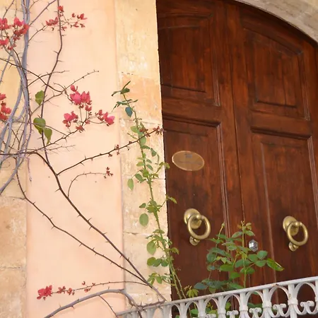 Guest house Sud Palazzo Rau Della Ferla