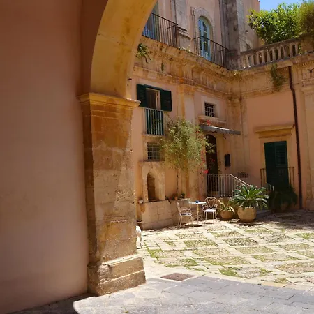 Sud Palazzo Rau Della Ferla Gasthuis